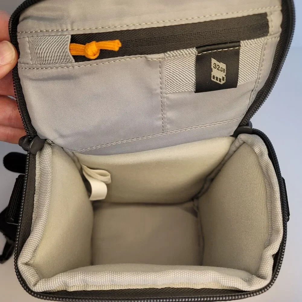 Lowepro Adventura SH 120 II Shoulder Bag for DSLR Camera Removable Strap